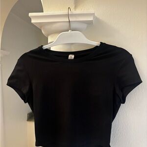 ALO Yoga Black Women's Crop Top